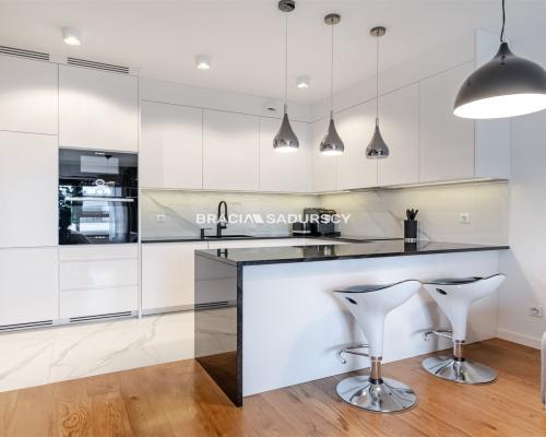 3-pok/Grzegórzki/9piętro/garaż/kom.lok/wysoki stan