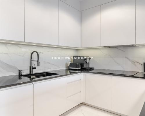 3-pok/Grzegórzki/9piętro/garaż/kom.lok/wysoki stan