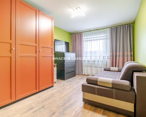 Sprzedam, 2-osobne pokoje. os. Piastów