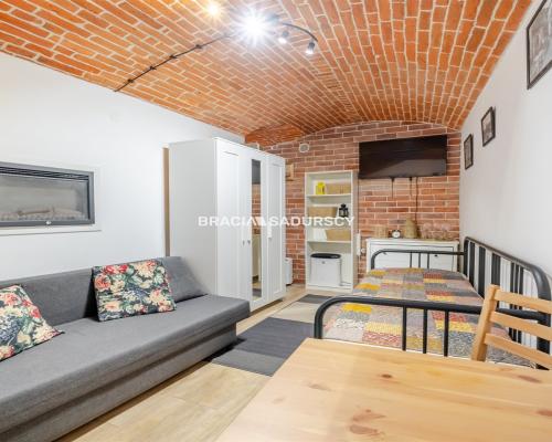 ZADBANA KAWALERKA W SUPER LOKALIZACJI I CENIE