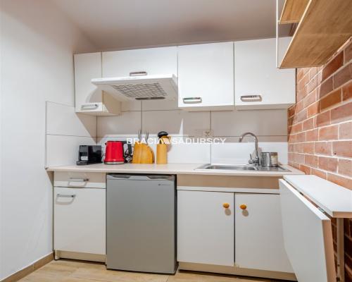 ZADBANA KAWALERKA W SUPER LOKALIZACJI I CENIE