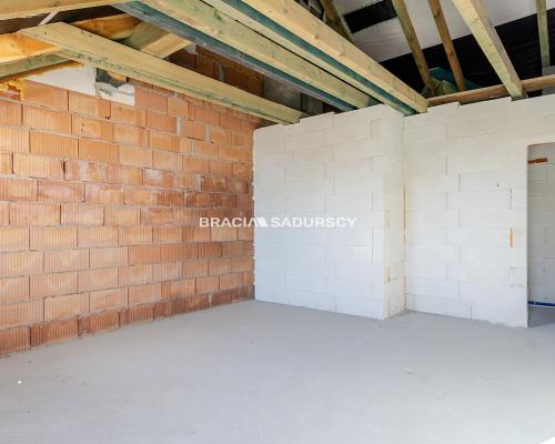 Przestronne mieszkanie w spokojnej okolicy