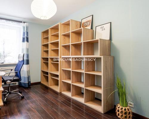 3 pok. Przewóz - k. lokatorska i m. postojowe