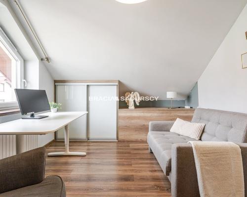 Dwupoziomowe mieszkanie 70 m² w granicy Krakowa