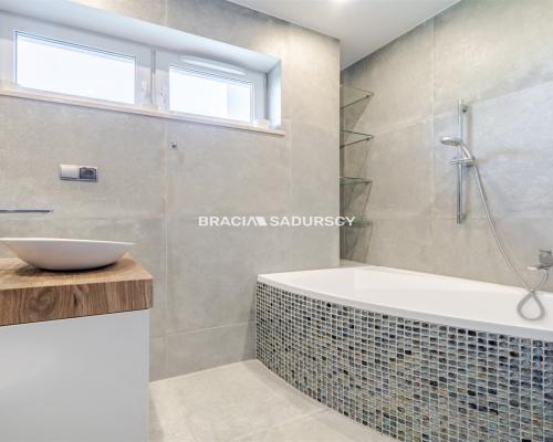 3 pokoje  z balkonem  KLINY