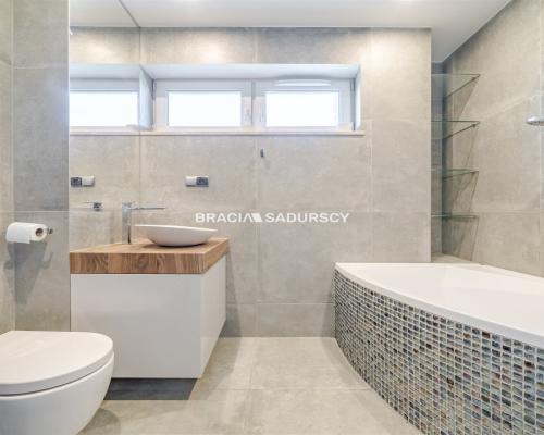 3 pokoje  z balkonem  KLINY