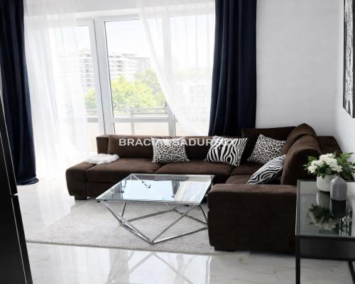 Kawalerka po generalnym remoncie z balkonem