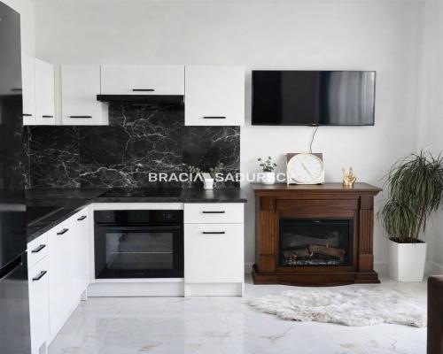 Kawalerka po generalnym remoncie z balkonem