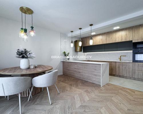 Ekskluzywne/wykończone mieszkanie dwupoziomowe