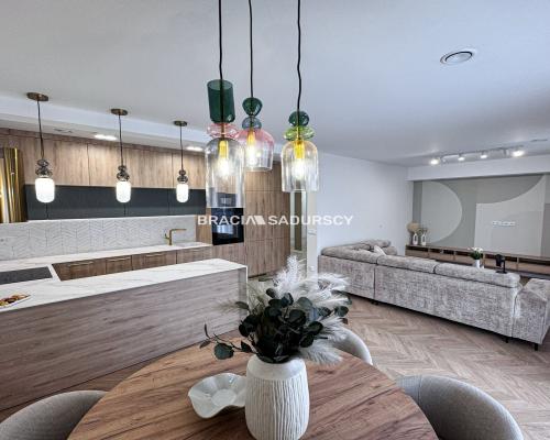 Ekskluzywne/wykończone mieszkanie dwupoziomowe