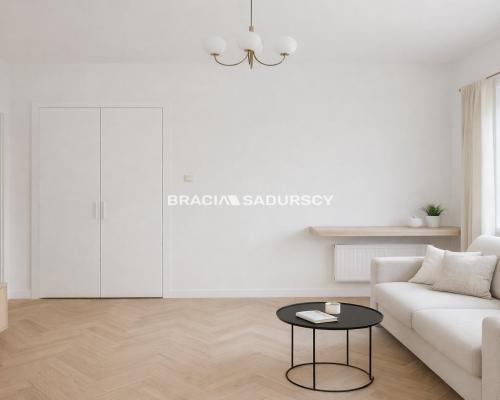 POŁOWA DOMU Z WŁASNYM OGRÓDKIEM