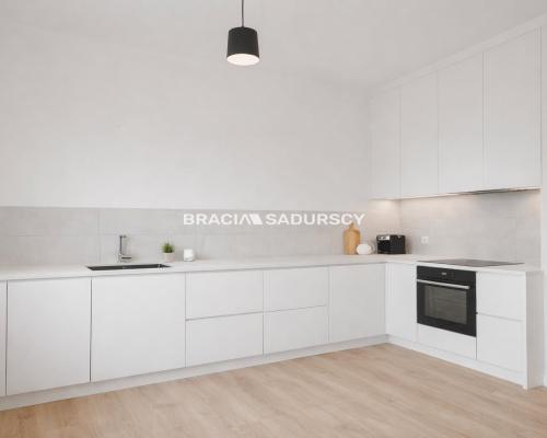 POŁOWA DOMU Z WŁASNYM OGRÓDKIEM