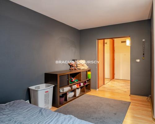 Na sprzedaż oferuję  mieszkanie  o powierzchni 40,23 m², zlokalizowane przy ul. Borkowskiej w Krakowie. Lokal położony je