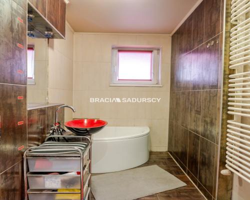 Na sprzedaż oferuję  mieszkanie  o powierzchni 40,23 m², zlokalizowane przy ul. Borkowskiej w Krakowie. Lokal położony je