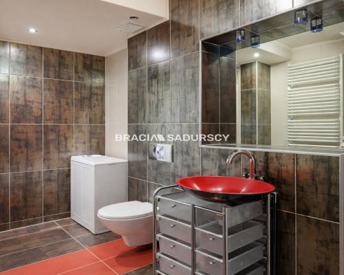 Na sprzedaż oferuję  mieszkanie  o powierzchni 40,23 m², zlokalizowane przy ul. Borkowskiej w Krakowie. Lokal położony je