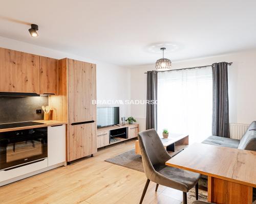 Dwupokojowe mieszkanie na strzeżonym osiedlu.