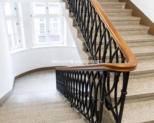 Jasne przestronne mieszkanie na Starym Mieście.