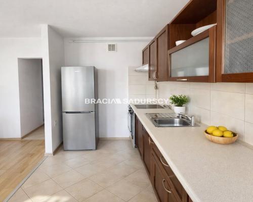 KAWALERKA  Z WYDZIELONĄ SYPIALNIĄ 35 M2 OLSZA