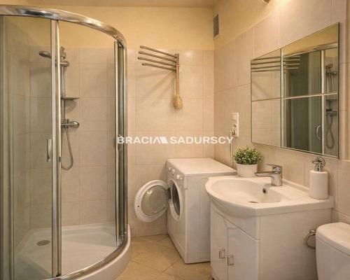 KAWALERKA  Z WYDZIELONĄ SYPIALNIĄ 35 M2 OLSZA