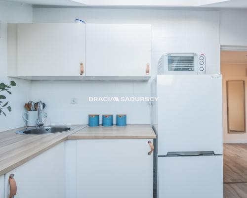 Klimatyczne mieszkanie 2 pokojowe,piwnica w cenie.