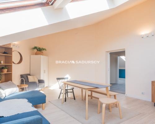 Klimatyczne mieszkanie 2 pokojowe,piwnica w cenie.