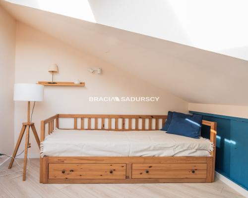 Klimatyczne mieszkanie 2 pokojowe,piwnica w cenie.