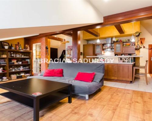 Eleganckie mieszkanie w zabytkowej kamienicy