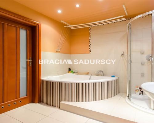 Eleganckie mieszkanie w zabytkowej kamienicy