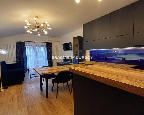 Luksusowy Loft z Domowym SPA – Kraków, Złocień