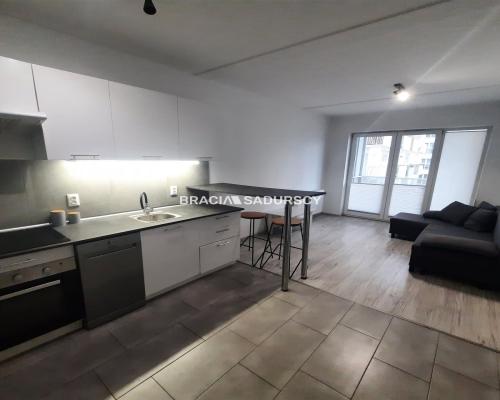 ATRAKCYJNE MIESZKANIE 2 POK DO WEJŚCIA