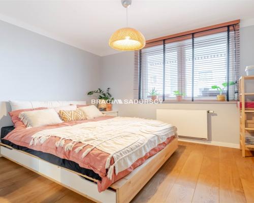 M 72-M2 4 POK APARTAMENT GARDEROBA BALKON ŻABINIEC