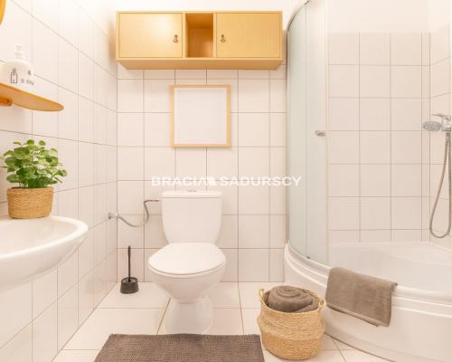 Na sprzedaż wyjątkowe mieszkanie inwestycyjne na Starym Mieście w okolicach Poczty Głównej.     Zadbana kamienica i po