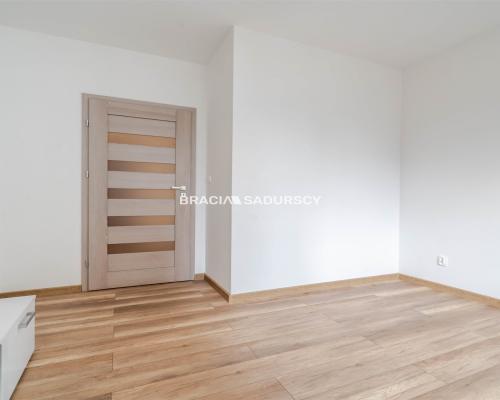 2 osobne pokoje, miejsce parkingowe, balkon