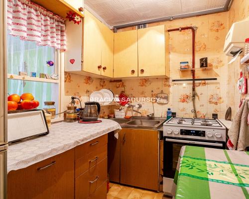 Bieńczyce, osiedle Strusia. 3 pokojowe mieszkanie o pow. 45,42 m 2 .                      Mieszkanie do remontu, na  3  piętrz