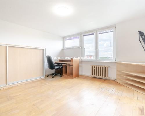 Kawalerka 23 m² | 9. piętro | Dąbie | okolice al. Pokoju   Na sprzedaż mieszkanie o powierzchni użytkowej 23 m², po