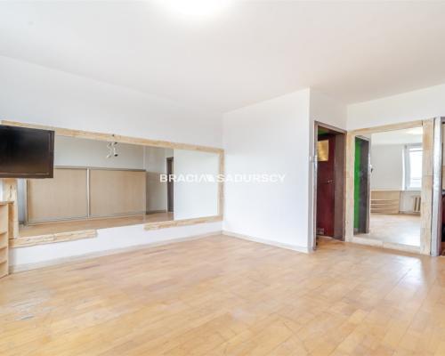 Kawalerka 23 m² | 9. piętro | Dąbie | okolice al. Pokoju   Na sprzedaż mieszkanie o powierzchni użytkowej 23 m², po