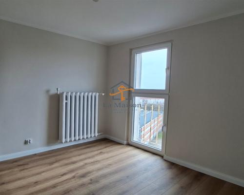 Szukasz mieszkania, które łączy nowoczesny design z doskonałą lokalizacją? To wyjątkowe, 3-pokojowe lokum o powierzchni