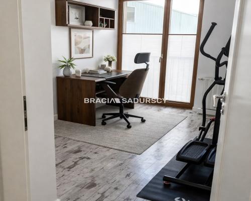 4 pok.mieszkanie 90m2,ogródek.garaż,m.postojowe!