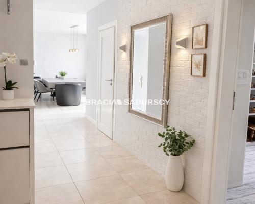 4 pok.mieszkanie 90m2,ogródek.garaż,m.postojowe!