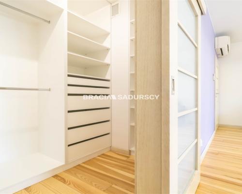 Dwie sypialnie na Ludwinowie, inwestycja z basenem