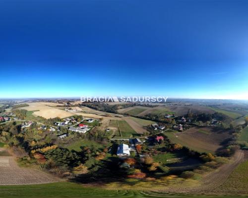 Wolnostojący dom ok. 600 m2