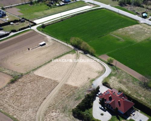 Wspaniała działka budowlana w Książniczkach 21,5a