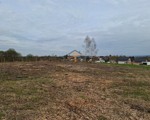 Na sprzedaż działka o powierzchni 30 arów w miejscowości Mników (gm. Liszki), położona w wyjątkowo malowniczej okolicy - tuż pr