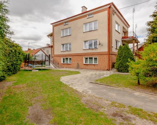 Dom 2 piętrowy, ogród