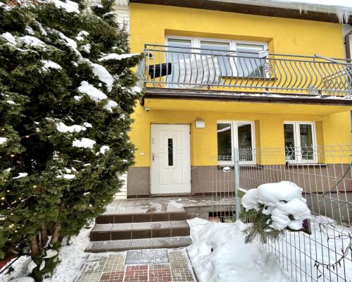 Dom szeregowy z lokalem usługowym