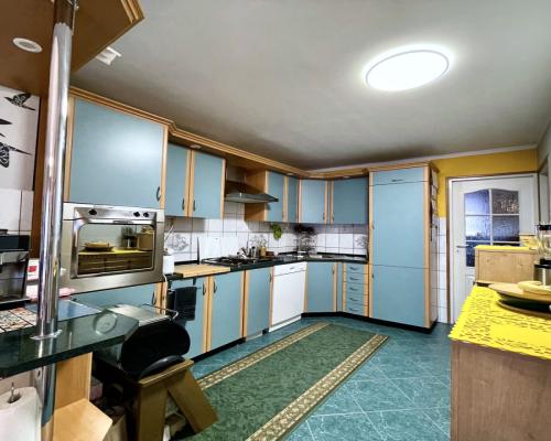 Dom szeregowy z lokalem usługowym