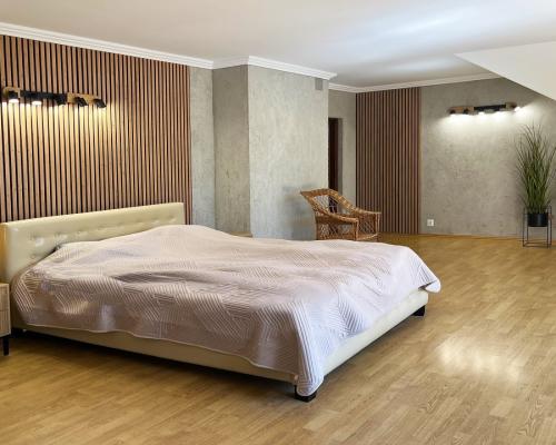 Dom z ogrodem Porosły