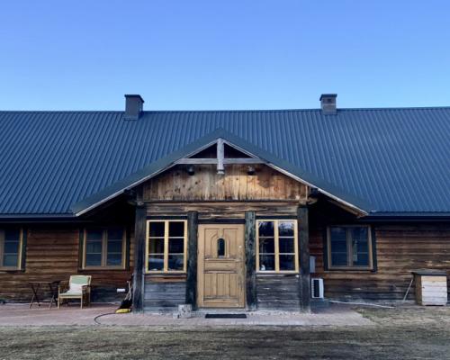 Drewniany dom z działką, sauną i garażem