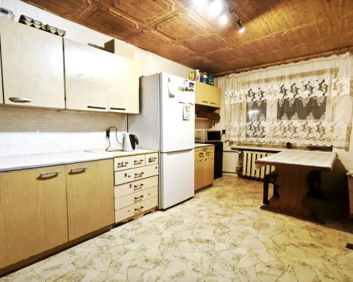 Dom z zabudowie szeregowej, do remontu