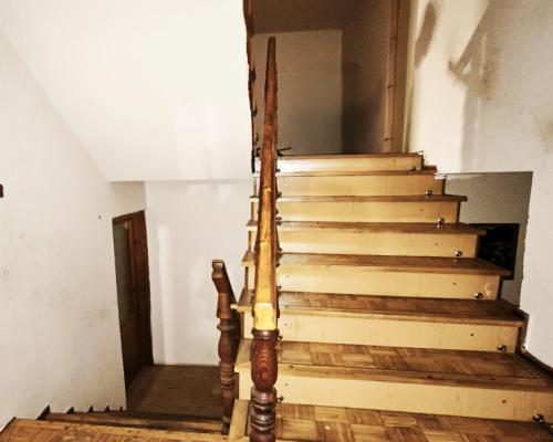 Dom z zabudowie szeregowej, do remontu